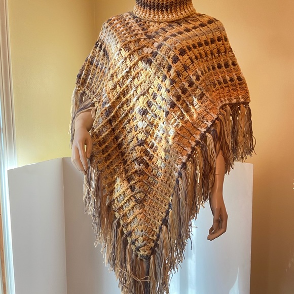 Crochet Poncho - Picture 5 of 11